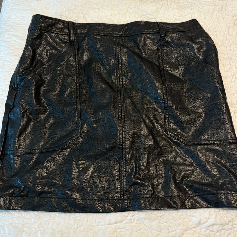 leather skirt